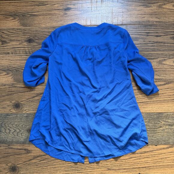 BCBGMAXAZRIA Blue Button Front Blouse Women’s XS 3/4 Sleeve Pleated Top - Picture 2 of 5